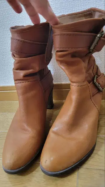 브라운 버클 숏부츠