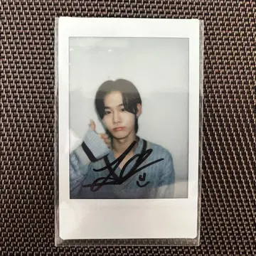EVNNE 윤서 사인 폴라로이드