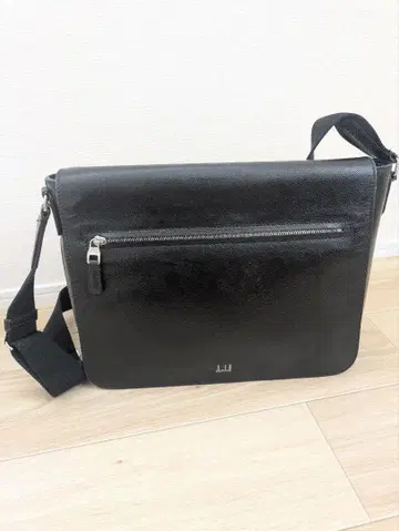 [ 익명 배송 ] 던힐 카도건 라지 플랩 메신저 백