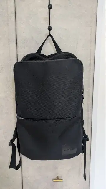 [ THE NORTH FACE ] 셔틀 데이팩 슬림 블랙