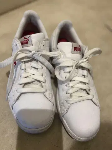 PUMA 화이트 스니커즈