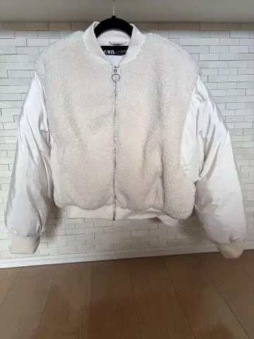 ZARA 보아 집업 자켓 화이트
