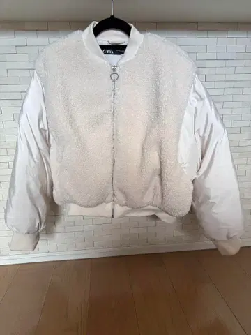 ZARA 보아 집업 자켓 화이트