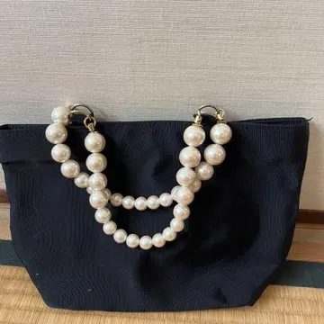 블랙 펄 핸들 토트백