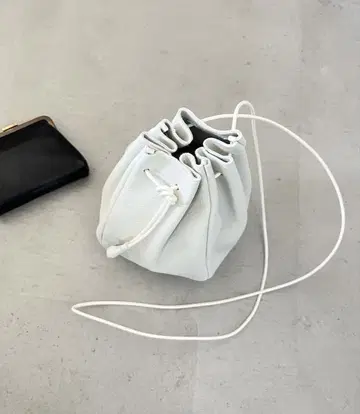 아즈쿠튀르 가죽 숄더백 ascouture Dropbag