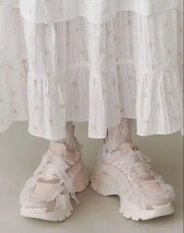 새상품 merry Jenny 메리제니 frill frill 스니커즈 M