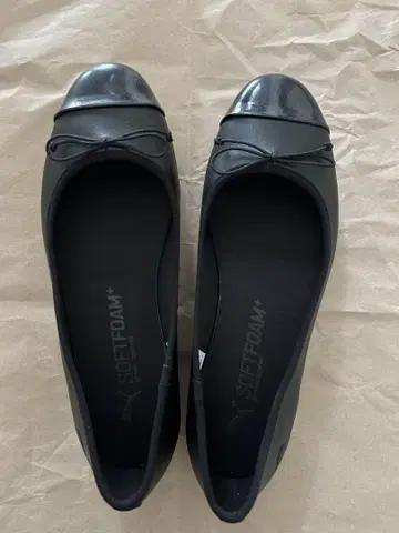 PUMA 용기 플랫슈즈 25cm 블랙