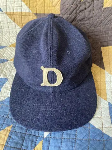 네이비 D 자수 야구 모자 the hw dog co