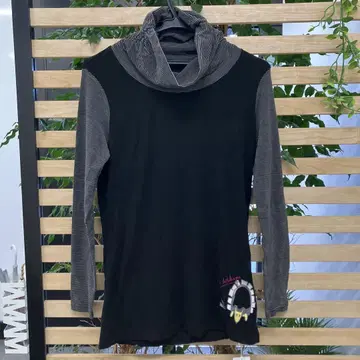 CASTELBAJAC 하이넥 긴팔 T셔츠