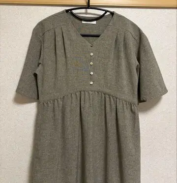 그레이 계열 V넥 반팔 원피스