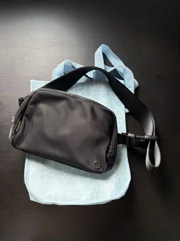 lululemon 블랙 바디백, 토트백 포함