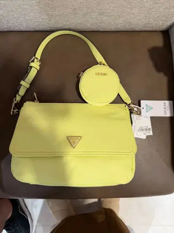 미사용 새상품 택 포함 GUESS 숄더팩 옐로우 컬러