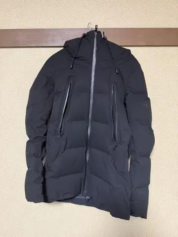 DESCENTE 미즈사와 다운 미들 기장 마운테니어 블랙 S
