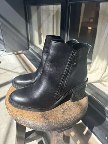 Aldo 블랙 가죽 사이드 고어 부츠