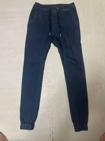 ZANEROBE 다크 블루 조거 팬츠