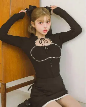 프론트 오픈 리브 니트탑 다리치 Darich