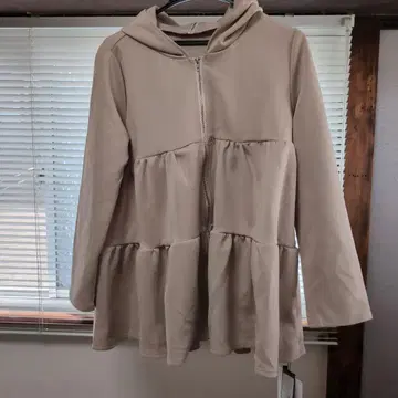 미사용 새상품 후드 부착 베이지 후드티