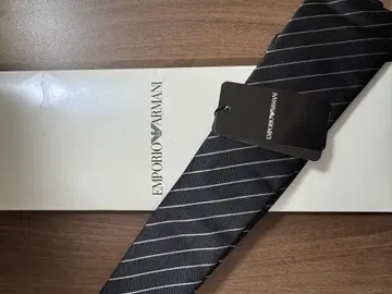 EMPORIO ARMANI 스트라이프 넥타이 새상품