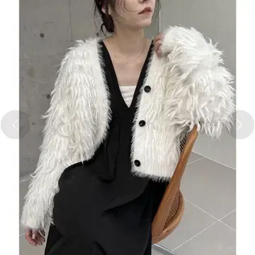 CAPRICIEUX LE'MAGE 프린지 V 가디건