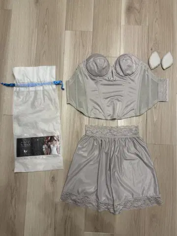 브라이덜 블루밍 이너 세트 D65