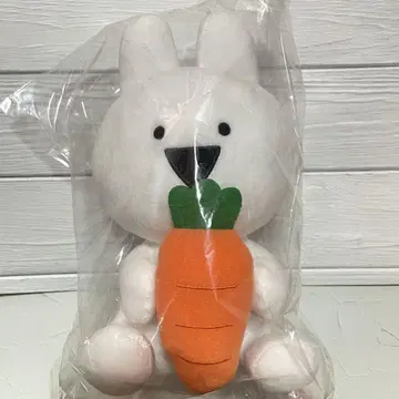 아주 활발한 토끼 봉제 인형