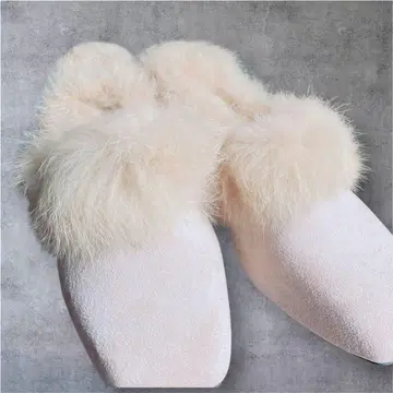[가을/겨울] 새상품급 멋스러운 베이지 퍼 힐 샌들 24cm
