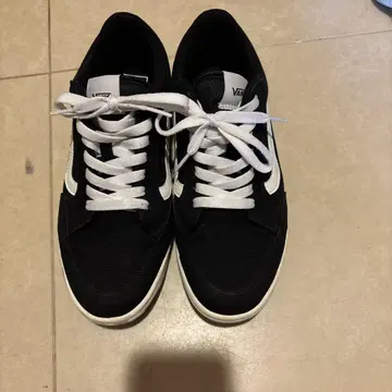 VANS 블랙 스웨이드 스니커즈
