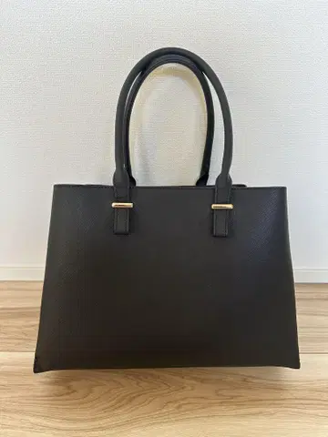 NATURAL BEAUTY BASIC 트라페즈 클래시 토트백