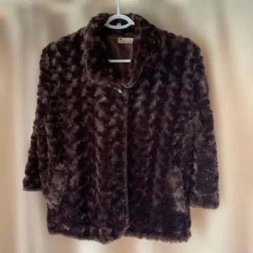 petit marle 브라운 퍼 판초