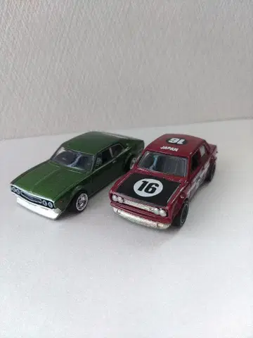 핫휠 닛산 로렐과 닷선 블루버드 2대 세트