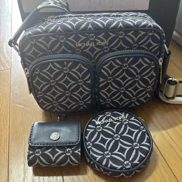 MICHAEL KORS 기하학 패턴 숄더백 네이비