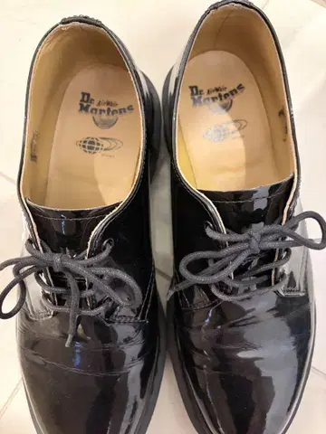Dr. Martens 블랙