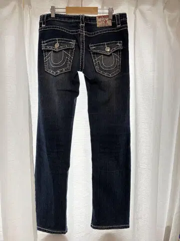 TRUE RELIGION 다크 블루 스트레이트 데님