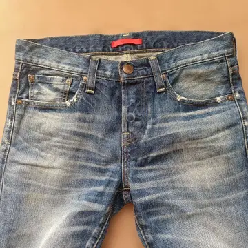 [ RED CARD ] 데미지 가공 슬림 스트레이트 데님
