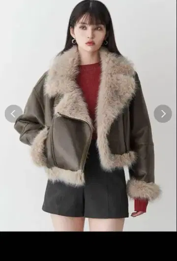 2025AW MURUA 미사용 새상품 언이븐 숏 페이크 무스탕 자켓
