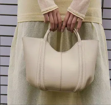 ZARA 스티치 미니 시티백 에크루