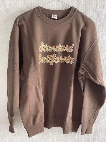 Standard California 크루넥 맨투맨 브라운