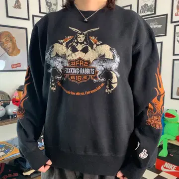 FR2 Bunny girl Crew Sweat