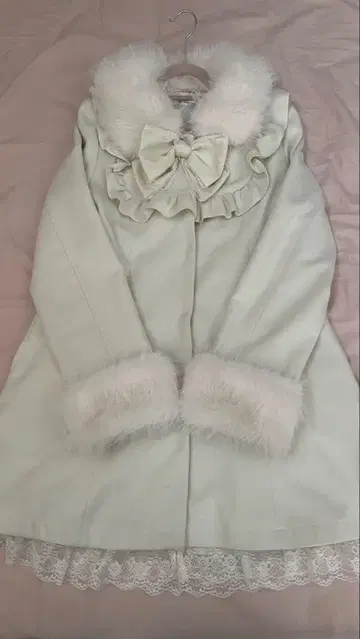 모에냐 시마무라 콜라보 코트 Lily Merry 화이트