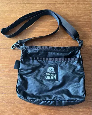 GRANITE GEAR 블랙 숄더백 사코슈