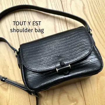 TOUT Y EST 악어 무늬 엠보 가죽 숄더백 블랙 한국