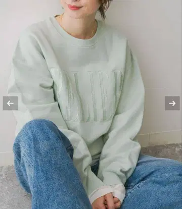 Spick&Span 컬러 로고 맨투맨