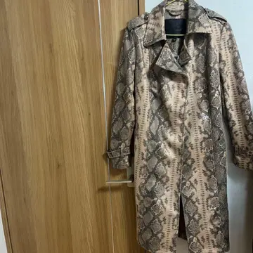 guess 게스 코트 뱀 무늬