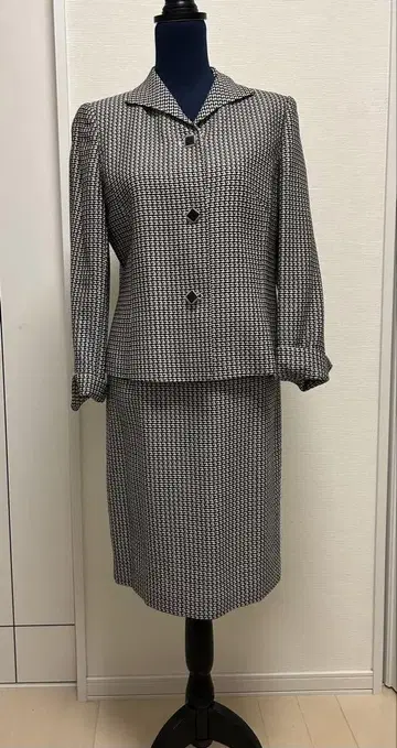 화이트 블랙 체크 무늬 정장 세트