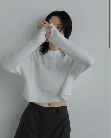 [ 미사용 새상품 ] anuke Waffle Henley Tops