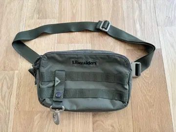 Liberaiders 바디백 올리브 그린