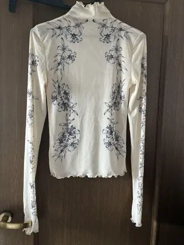 melt the lady lily tattoo tops