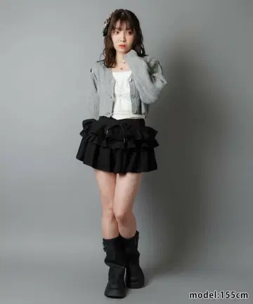SPINNS 플레어 스커트 블랙