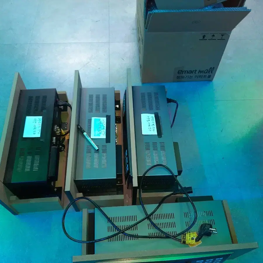 코인노래방 동전노래방 6대 일괄처분 노래연습장 2대씩도 판매해요.