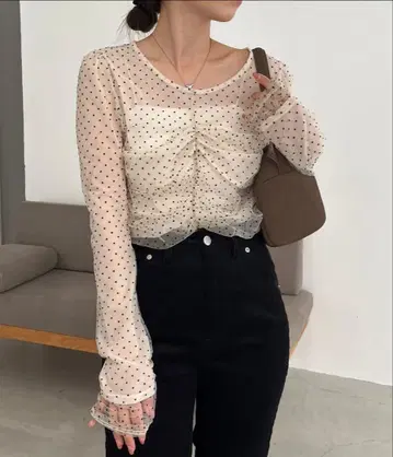 카프리슈 마쥬 플로키 도트 블라우스 베이지